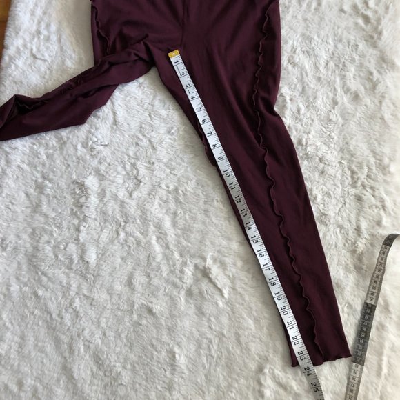 Free people movement 7/8 high rise leggings with lettuce ruffle seams size M - Picture 6 of 8